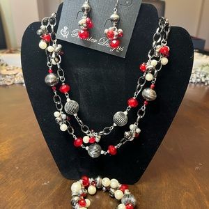 Premier Designs 3 piece matching set. Earrings, necklace, and bracelet